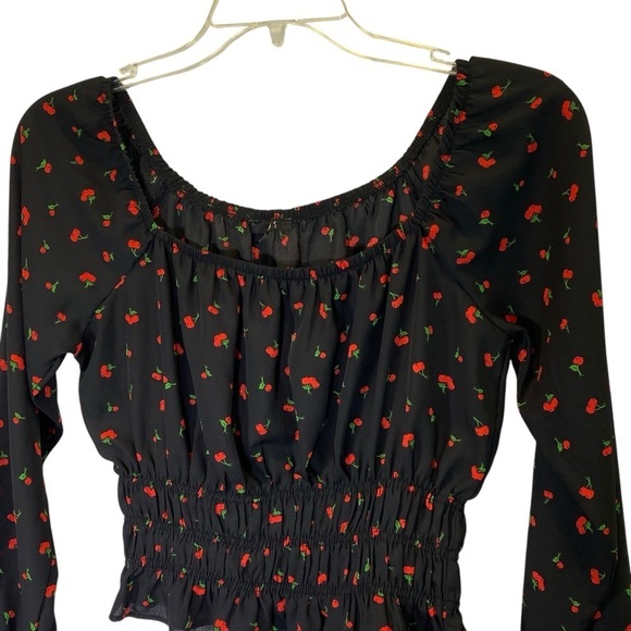 IRIS Women size Medium Black cherry print long sleeve off shoulder ruched blouse - Picture 5 of 8